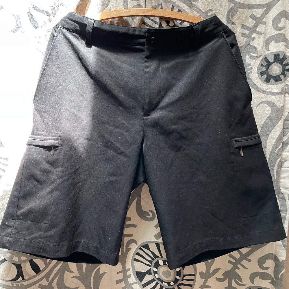 IZOD GOLF SHORTS
